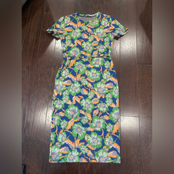 Zara Dresses & Skirts - Zara Women Medium Bold Jacquard Knit Tropical Floral Short Sleeve Midi Dress